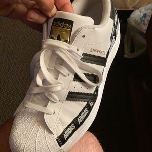 Adidas 12 white snd black